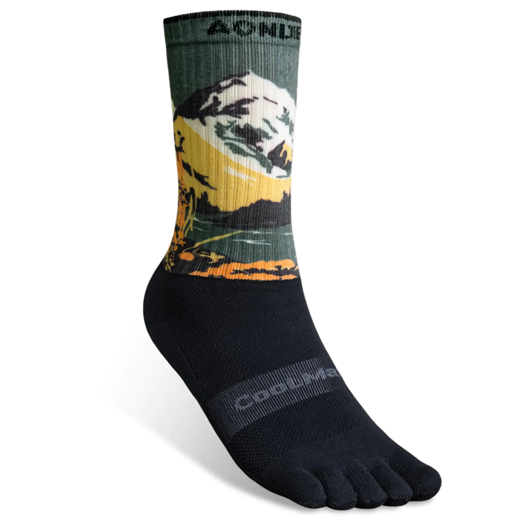 bysock Toe Socks For Men & Women Athletic Running Crew Five Finger Socks Funny Hiking Socks Mountain Small(1Pair)