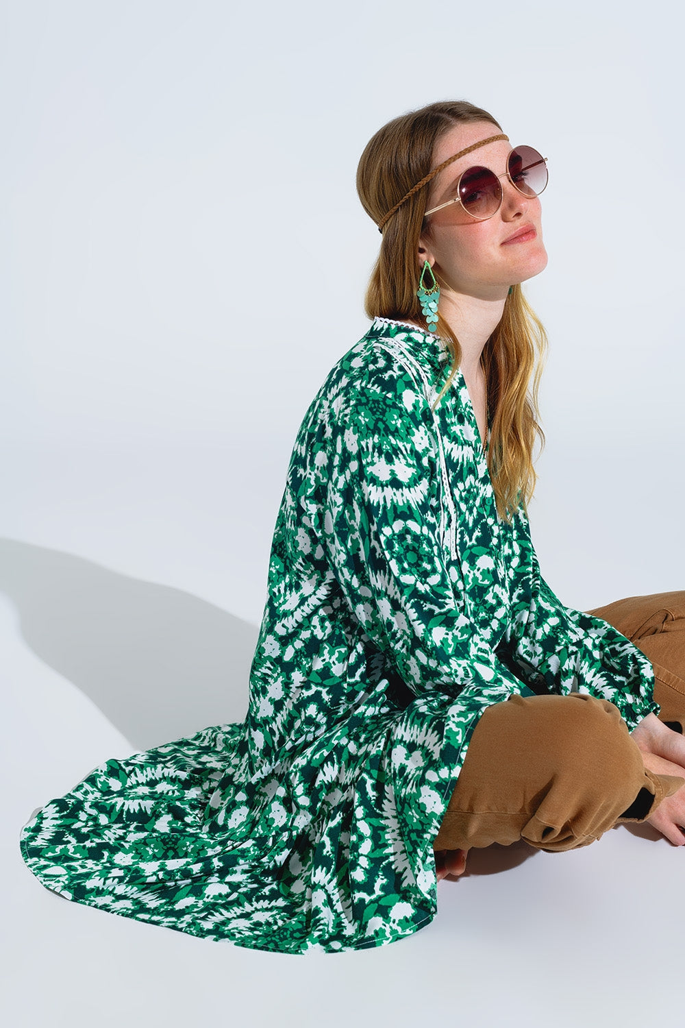 Tie Dye Print Short Dress With Long Sleeves and Lace Trim in Green